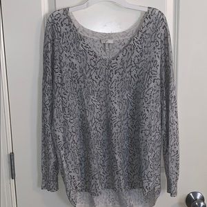 Snake skin print light weight sweater